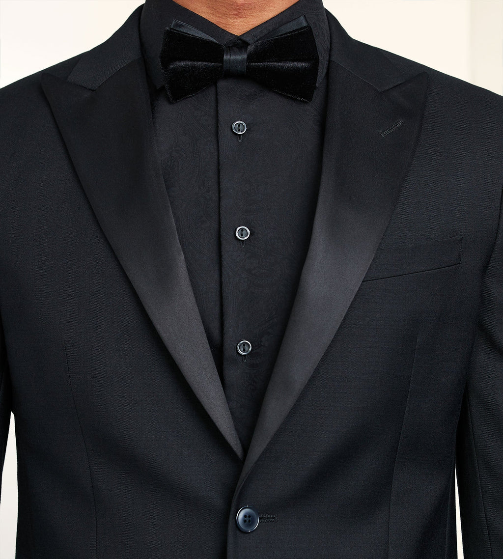 Modern Fit Stretch Peak Lapel Tuxedo